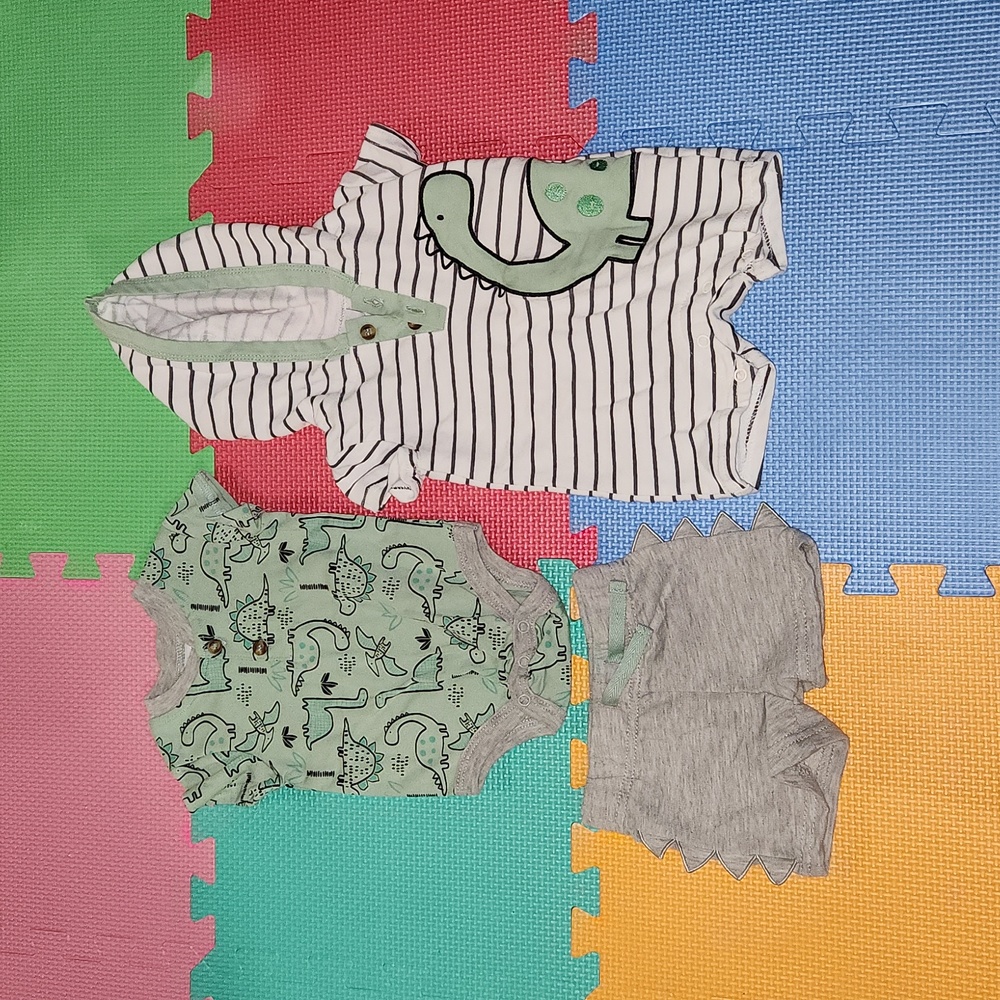 Max & Marcus dinosaur outfit set,  size 0-3 months,  like new
